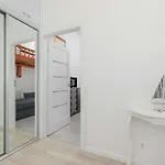 Apartman Rodzinny O Funkcjonalnym Wnetrzu 700 M Od Stacji Kolejowej By Renters