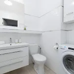 Rodzinny O Funkcjonalnym Wnetrzu 700 M Od Stacji Kolejowej By Renters Apartman Kołobrzeg