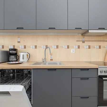 Appartement Rodzinny O Funkcjonalnym Wnetrzu 700 M Od Stacji Kolejowej By Renters *