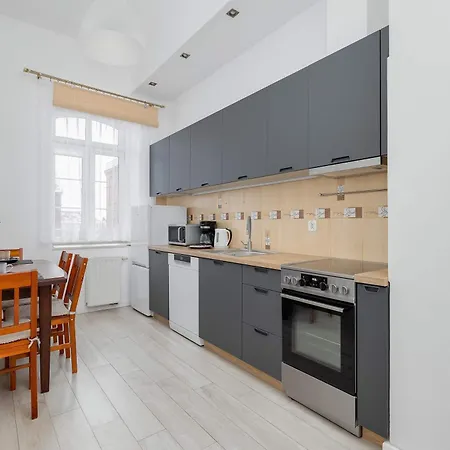 Rodzinny O Funkcjonalnym Wnetrzu 700 M Od Stacji Kolejowej By Renters Kolobrzeg