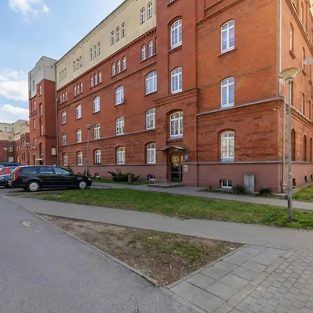 Apartment Rodzinny O Funkcjonalnym Wnetrzu 700 M Od Stacji Kolejowej By Renters Kolberg