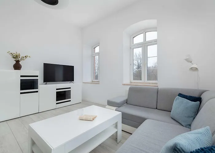 Rodzinny O Funkcjonalnym Wnetrzu 700 M Od Stacji Kolejowej By Renters Kołobrzeg