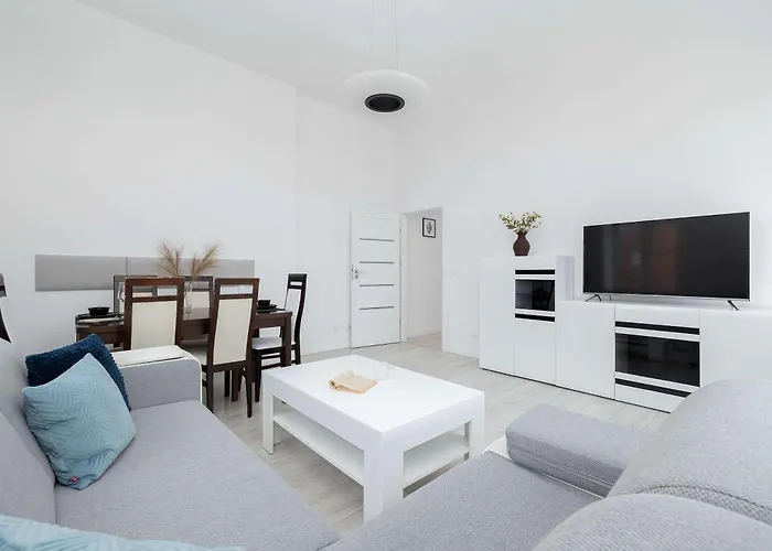 Apartamento Rodzinny O Funkcjonalnym Wnetrzu 700 M Od Stacji Kolejowej By Renters Kołobrzeg