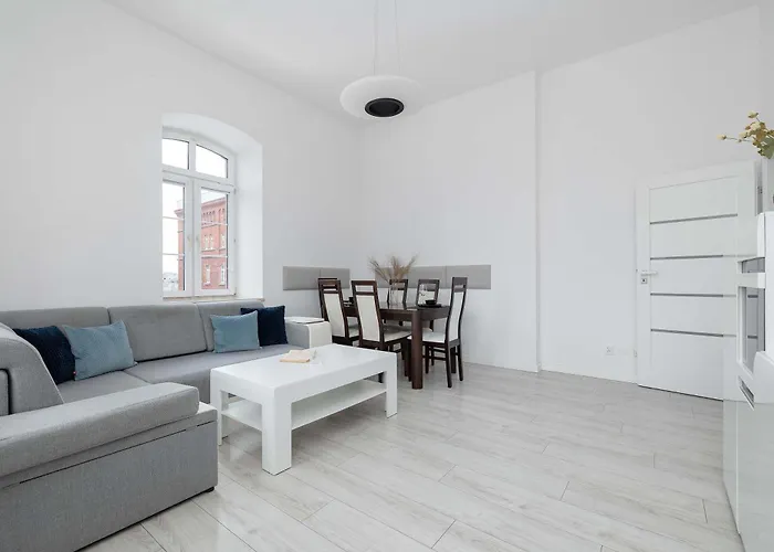 Rodzinny O Funkcjonalnym Wnetrzu 700 M Od Stacji Kolejowej By Renters * Kołobrzeg