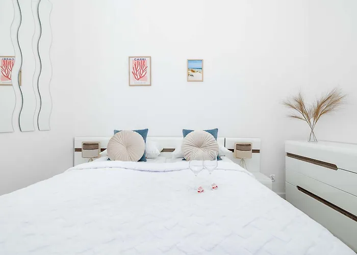 Rodzinny O Funkcjonalnym Wnetrzu 700 M Od Stacji Kolejowej By Renters *