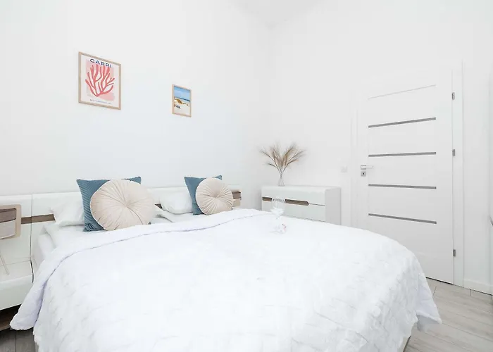 Apartamento Rodzinny O Funkcjonalnym Wnetrzu 700 M Od Stacji Kolejowej By Renters