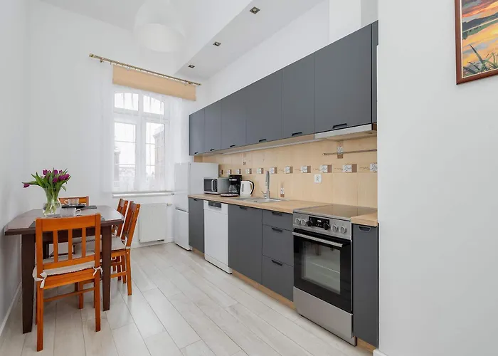 Rodzinny O Funkcjonalnym Wnetrzu 700 M Od Stacji Kolejowej By Renters Kołobrzeg