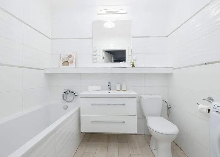 Rodzinny O Funkcjonalnym Wnetrzu 700 M Od Stacji Kolejowej By Renters Kołobrzeg