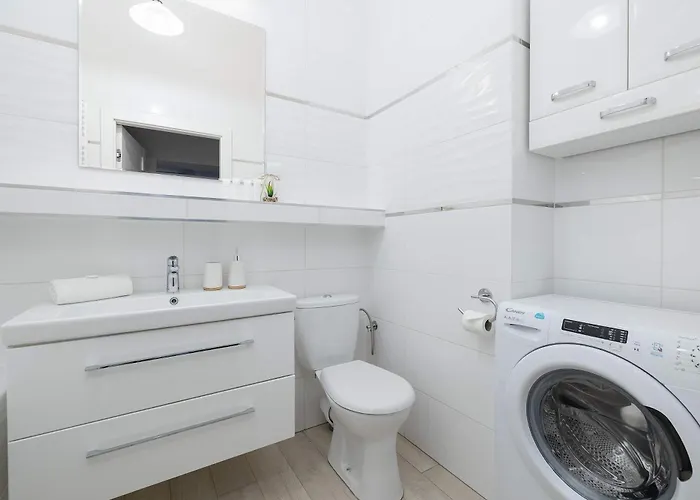 Rodzinny O Funkcjonalnym Wnetrzu 700 M Od Stacji Kolejowej By Renters Apartamento Kołobrzeg