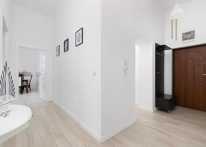 Rodzinny O Funkcjonalnym Wnetrzu 700 M Od Stacji Kolejowej By Renters Apartamento *