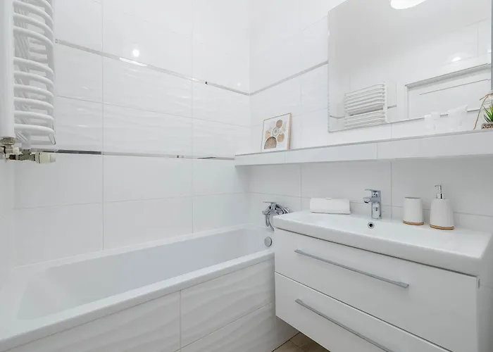 Apartamento Rodzinny O Funkcjonalnym Wnetrzu 700 M Od Stacji Kolejowej By Renters Kołobrzeg