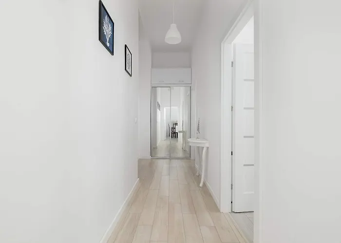 Rodzinny O Funkcjonalnym Wnetrzu 700 M Od Stacji Kolejowej By Renters *