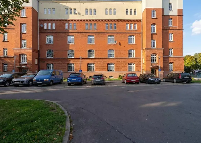 Rodzinny O Funkcjonalnym Wnetrzu 700 M Od Stacji Kolejowej By Renters *